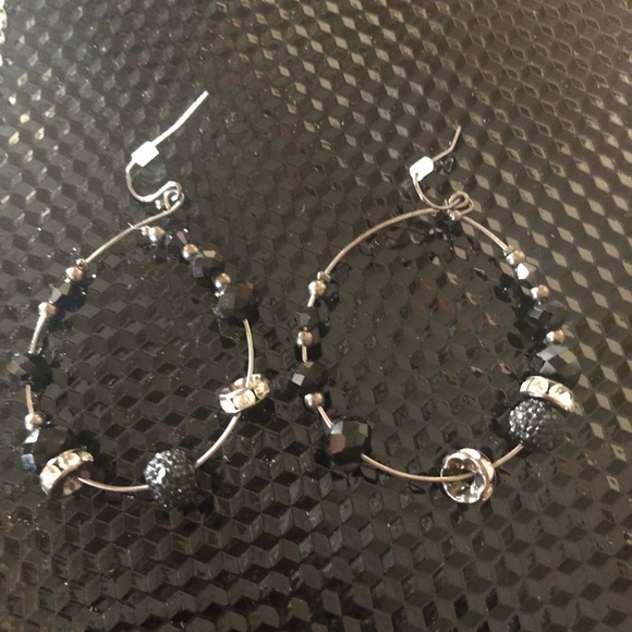 Silver tone necklace/earrings set, Chain Tassel, Black & Silver Beading, NWT - Picture 4 of 4